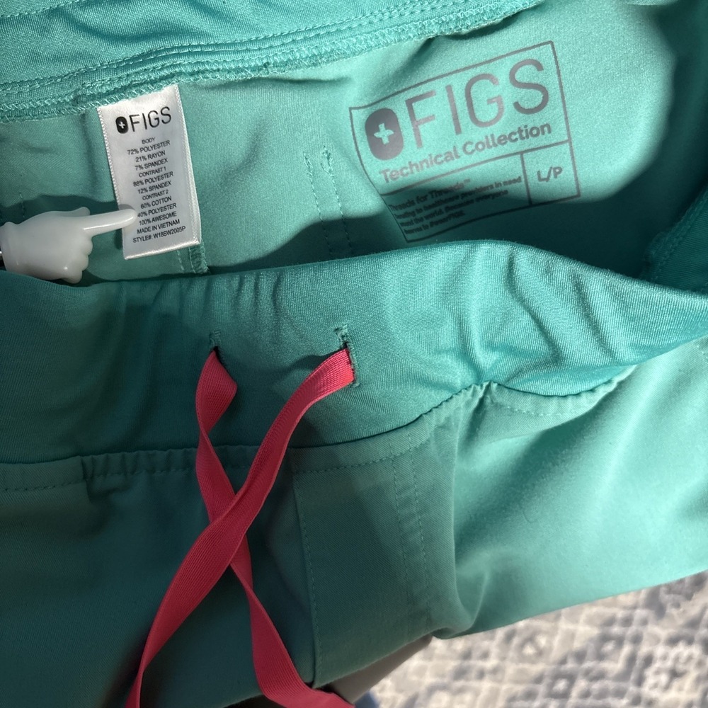 FIGS Size Medium Top Yoga Pants size L Scrub Set teal blue Women - Picture 11 of 13